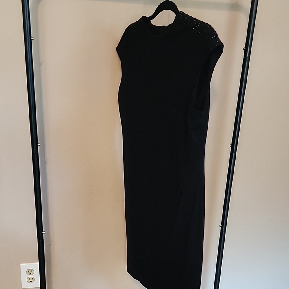 Elegant Black Sleeveless Dress